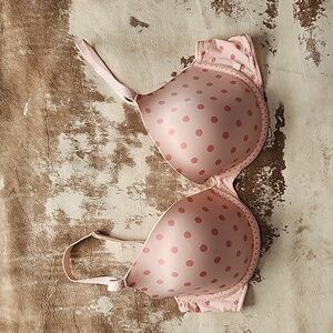 Victorias Sectret Polka Dot Lined Demi Bra. Size: 34DD